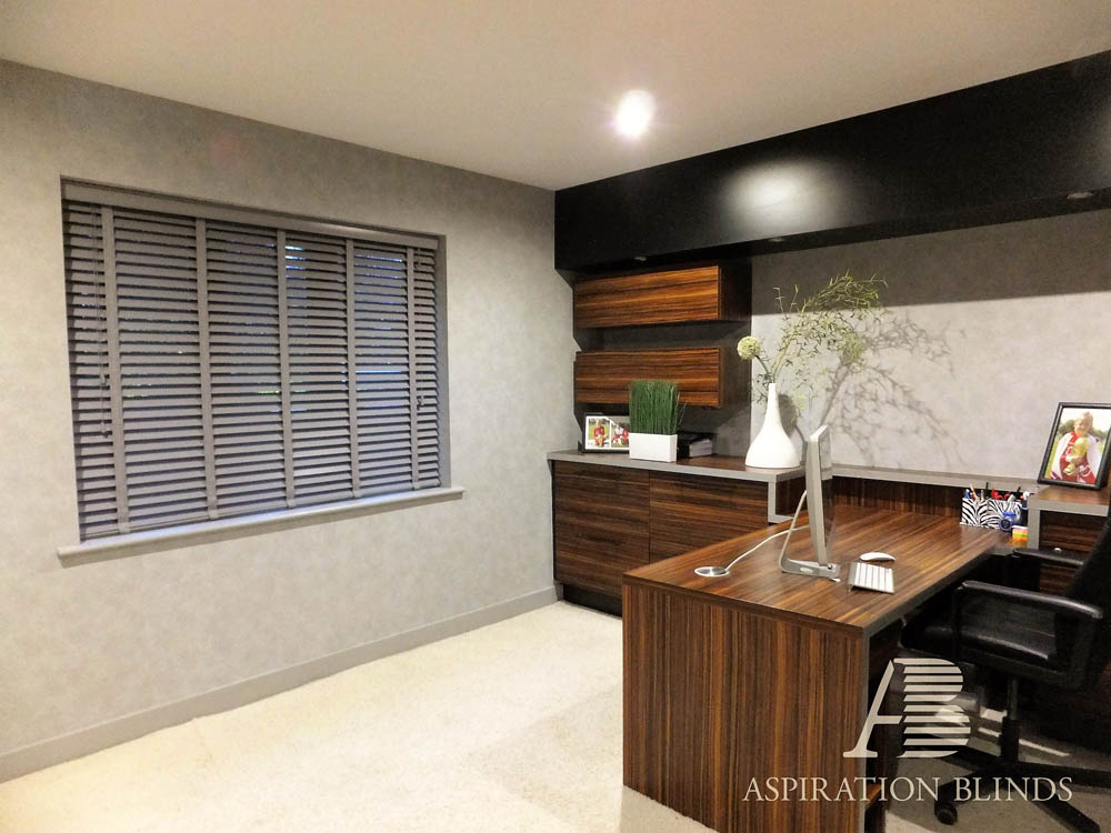 modern-wooden-venetian-white